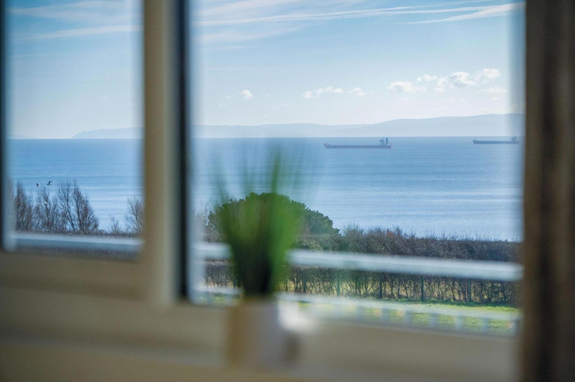 The Penthouse - 1 Bedroom Apartment - Ocean Breeze Port-Eynon Dış mekan fotoğraf