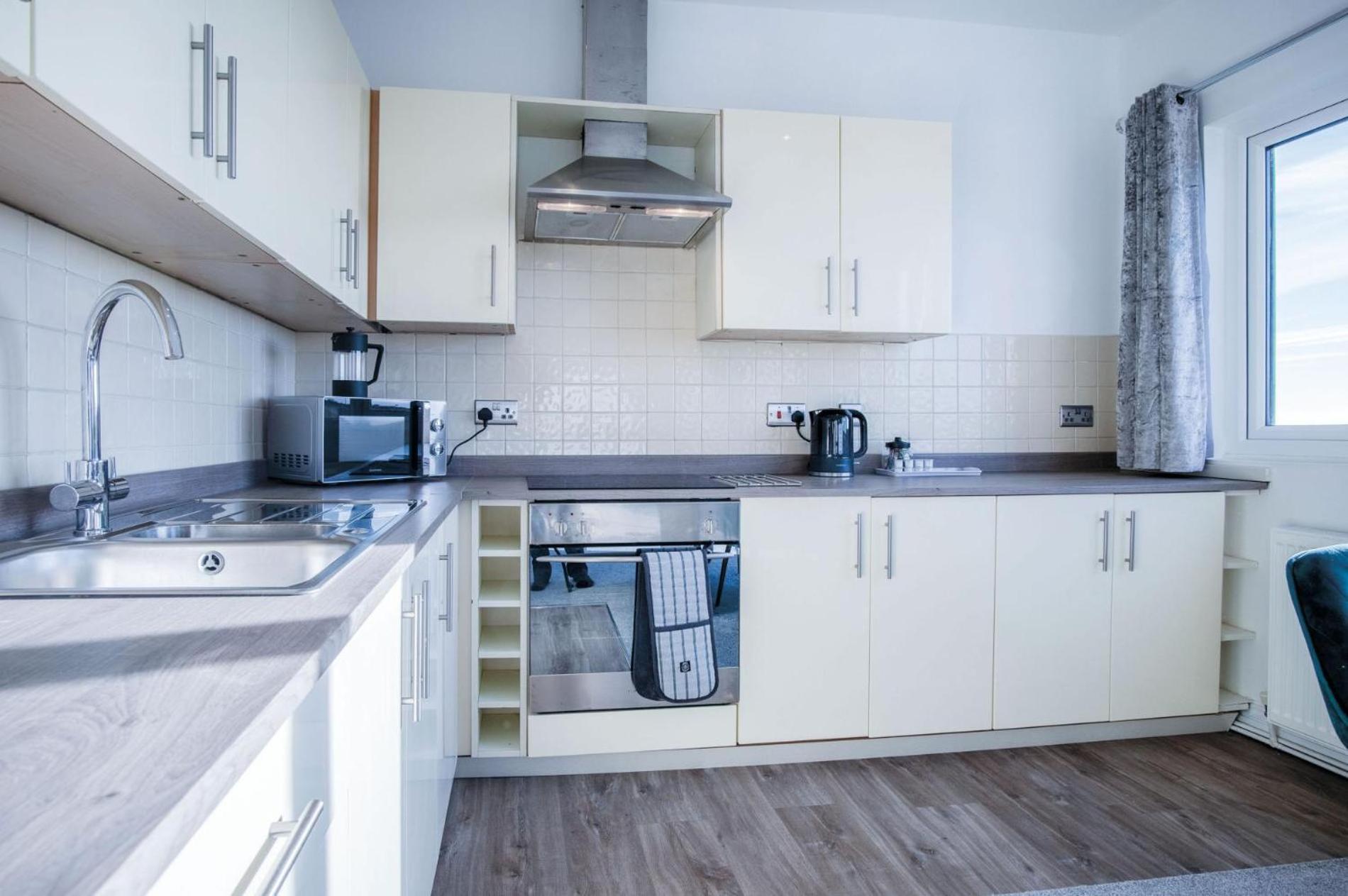The Penthouse - 1 Bedroom Apartment - Ocean Breeze Port-Eynon Dış mekan fotoğraf